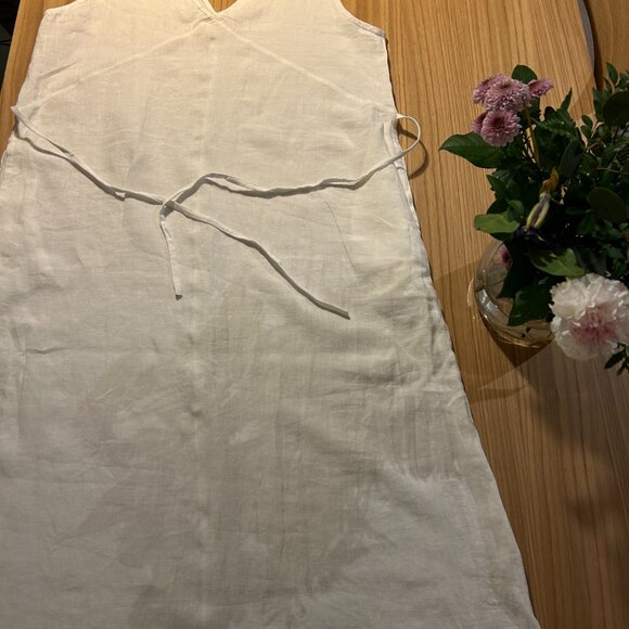 Harly Jae Linen Dress Sample - Picture 4 of 7